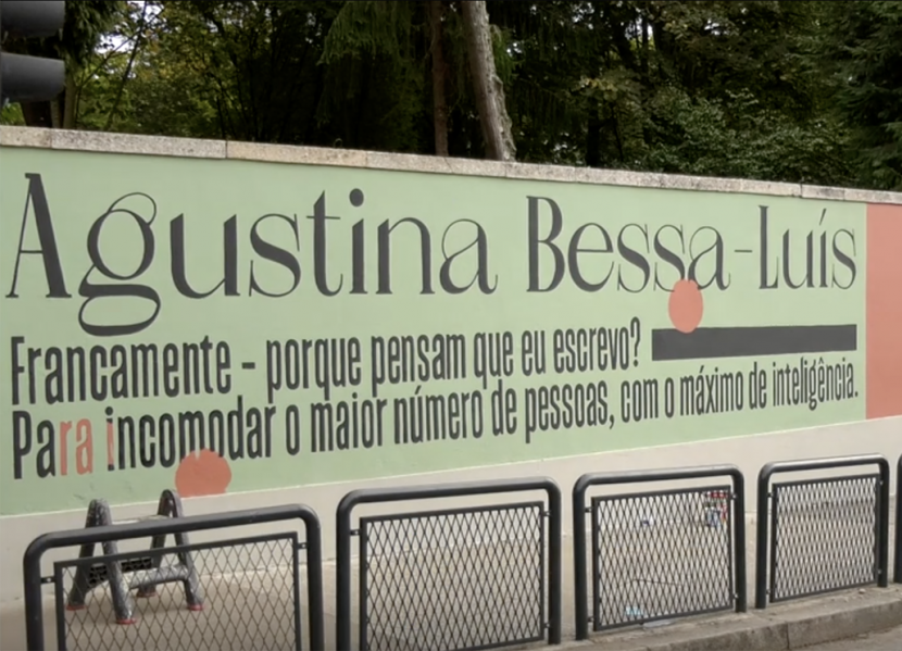 Um mural para uma figura inigualável capa